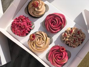 pink and brown 6 pcs cupcakes